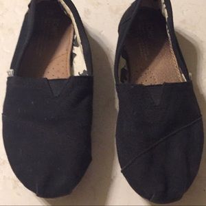 Black TOMS. Size 7.5